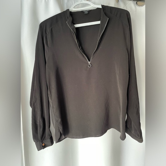 RW&CO. Tops - RW&CO. Black Long Sleeve silver Zipper Blouse size small NWOT